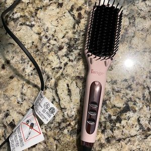 Lange LeVite straightening brush